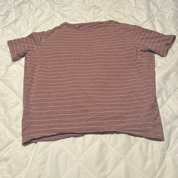 Lululemon T-Shirt - Picture 1 of 2